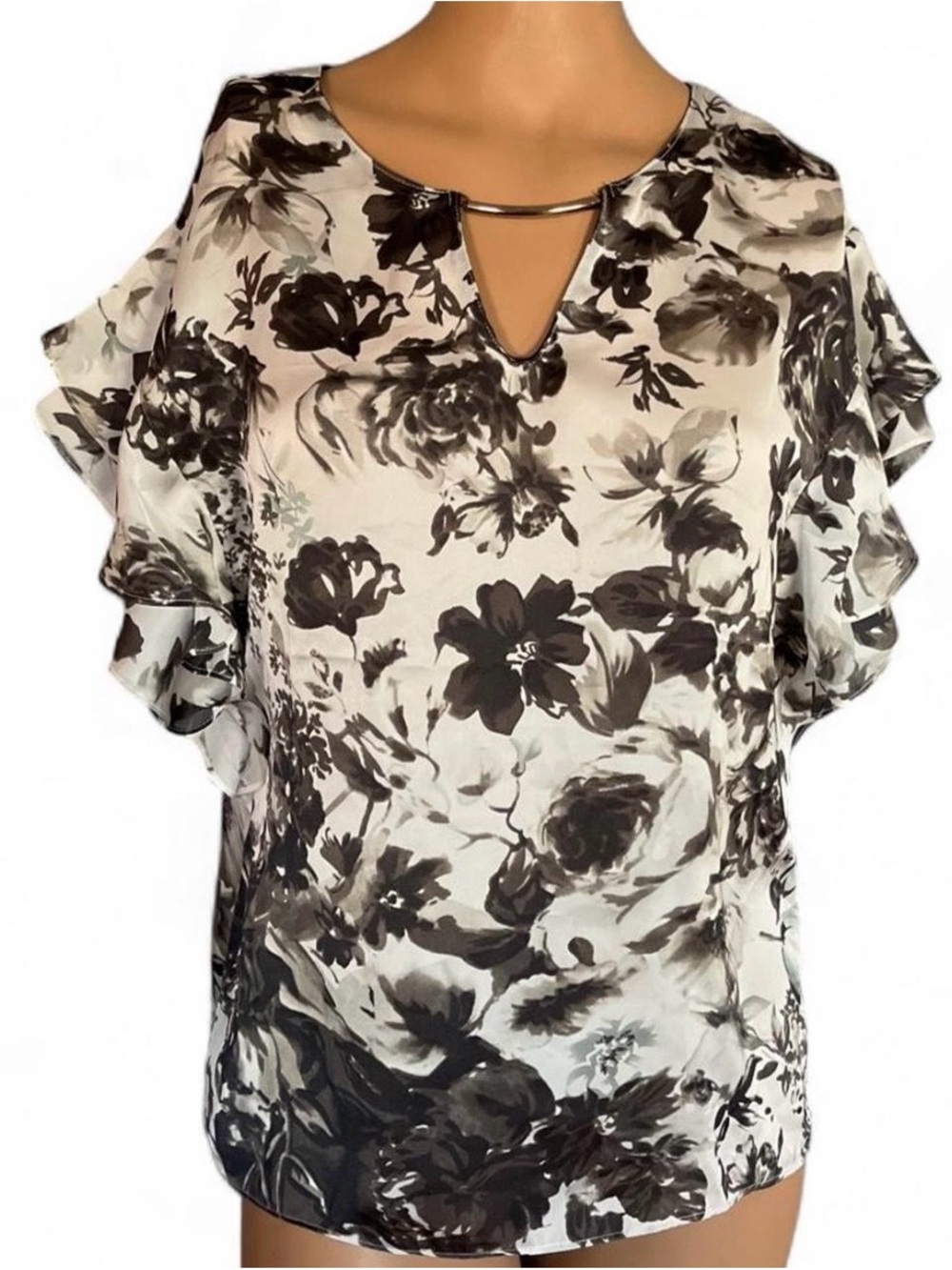Philosophy Black and White Floral Ruffle Sleeve Top